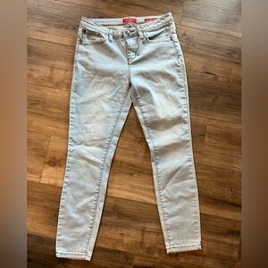 GUESS Women’s crop jeans